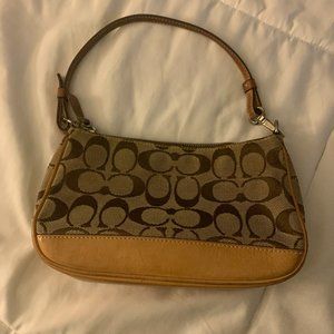Coach- leather tan shoulder bag